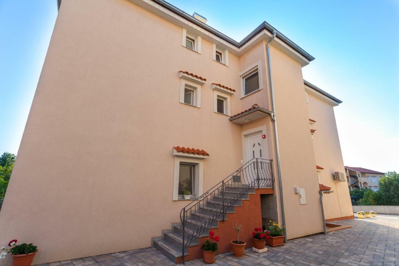 Apartments Jadranka Malinska Exterior photo