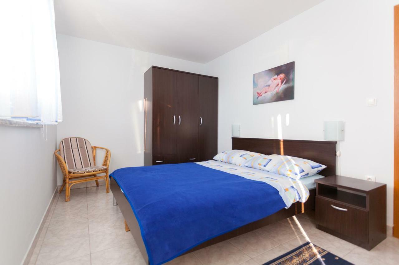 Apartments Jadranka Malinska Exterior photo